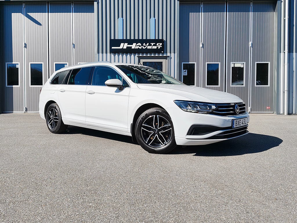 Volkswagen Passat Sportscombi 1.5 TSI Cockpit Drag Backkamera Värmare