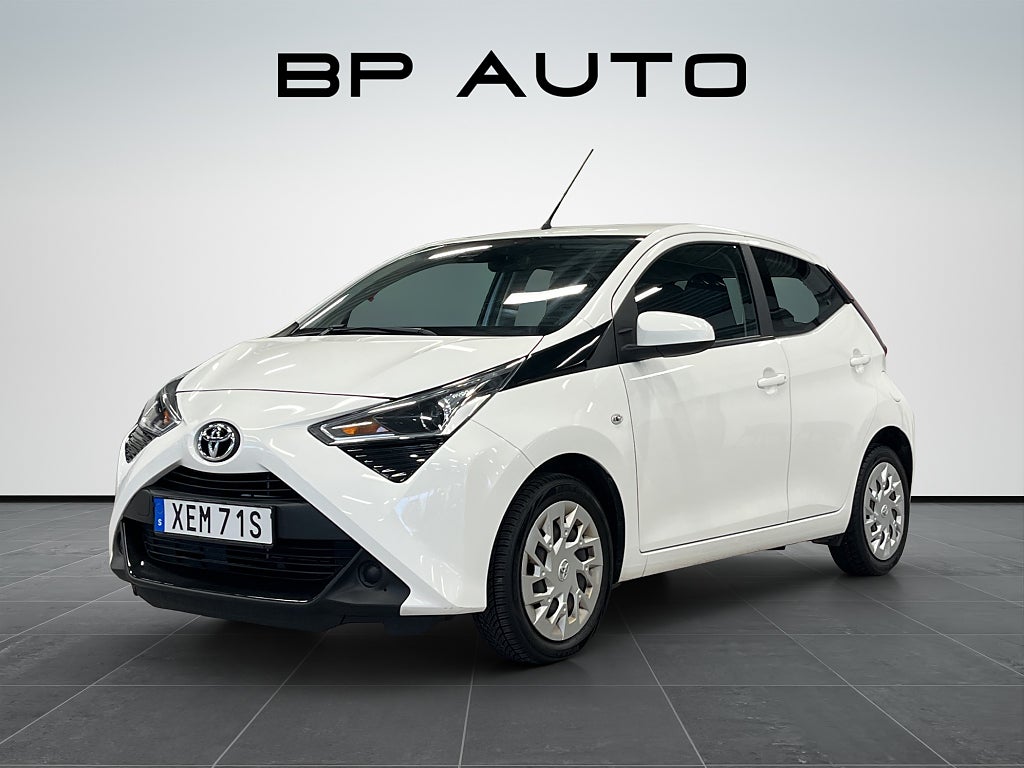 Toyota Aygo 5-dörrar 1.0 VVT-i X-PLAY 1 ägare Kamera Moms/Leasbar