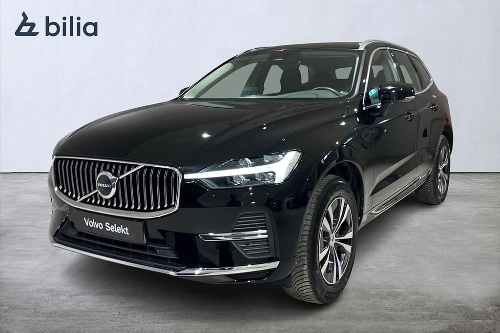 Volvo XC60 Recharge T6 Core Edition / Drag / Panorama /