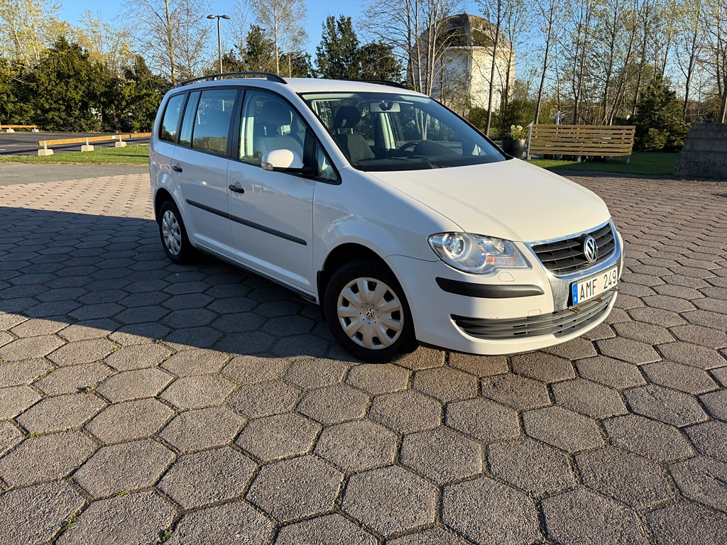 Volkswagen Touran 7 Sits 2.0 EcoFuel Conceptline,Nybesiktigad Låga Mil