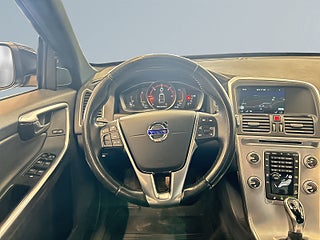 Volvo XC60 D4 AWD S&V-hjul/Drag/Värmare/BLIS/Rattvärme/Adaptiv – bild 9