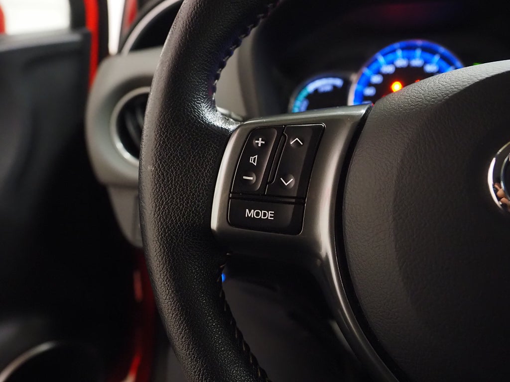 Toyota Yaris Hybrid e-CVT Edition Feel Backkamera Låga mil 2016