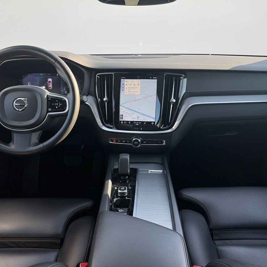 Volvo V60 Cross Country B4 AWD / Inscription / Panorama