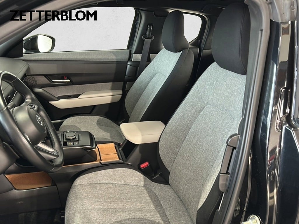 SUV Mazda MX-30 7 av 18