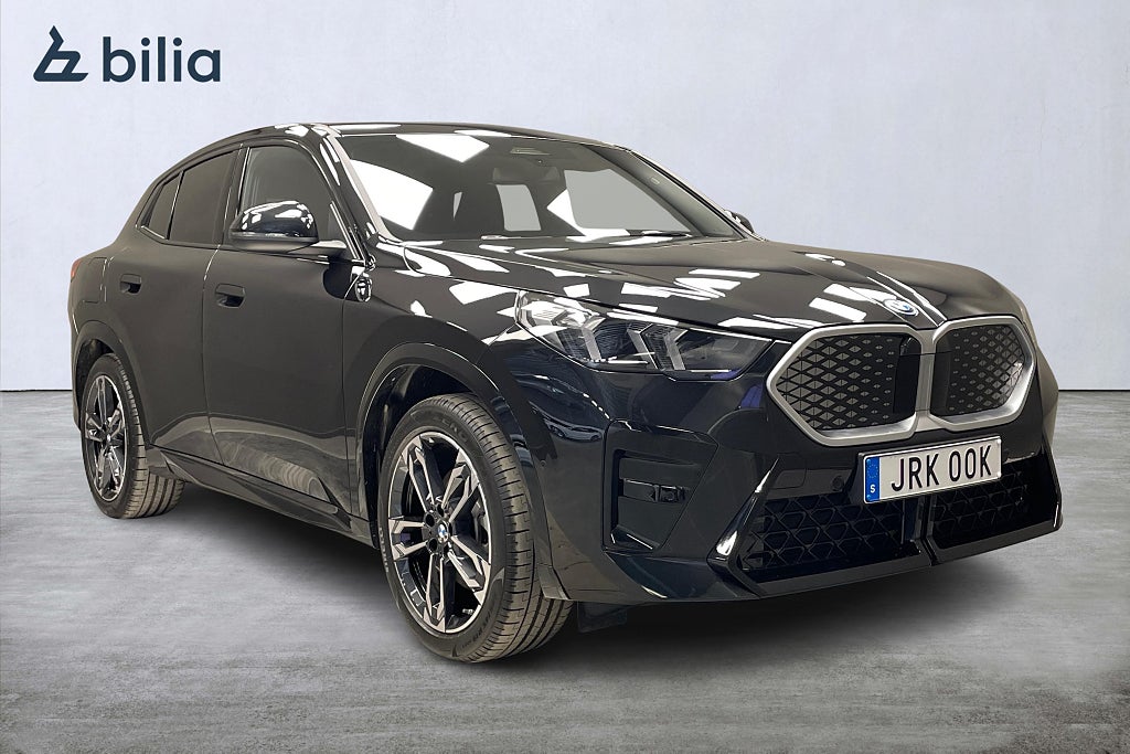 BMW iX2 xDrive30-M Sport-Dragkrok-Adaptiv farthållare-Rattvärme