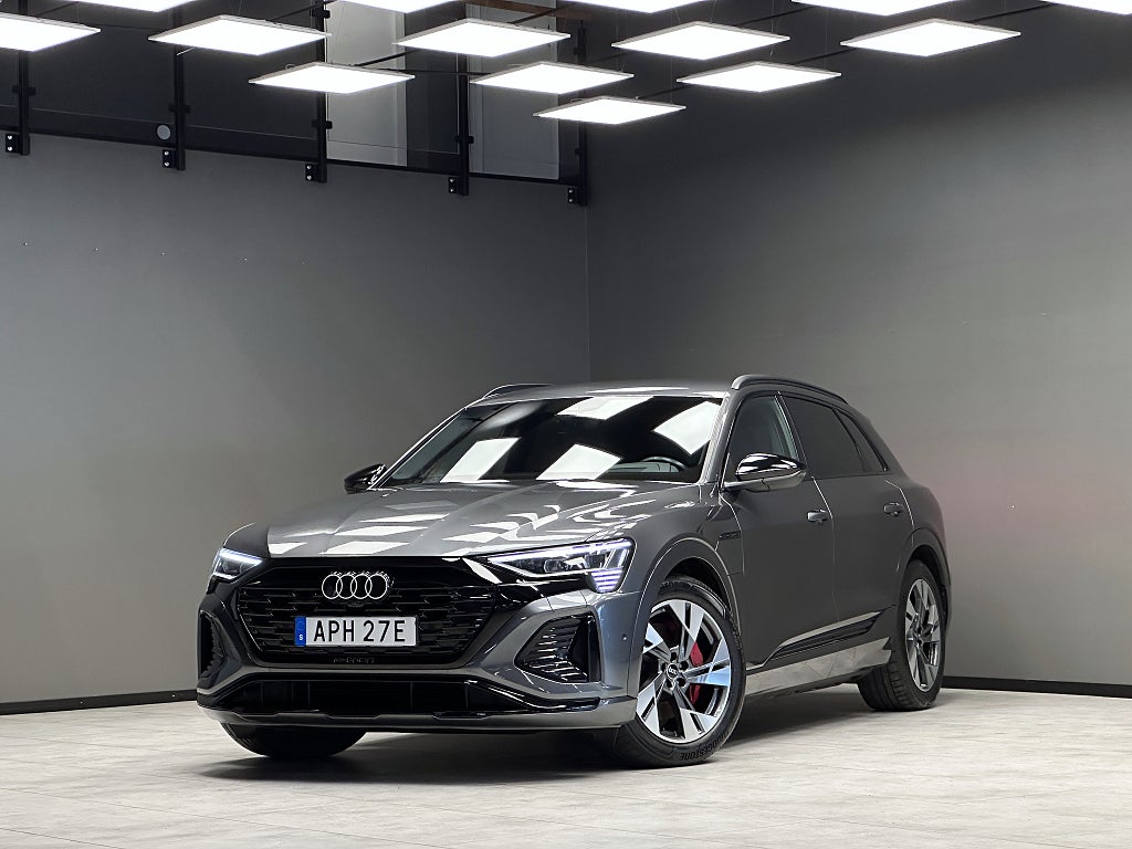 Audi Q8 55 e-tron quattro S Line / Drag / Matrix / Carplay