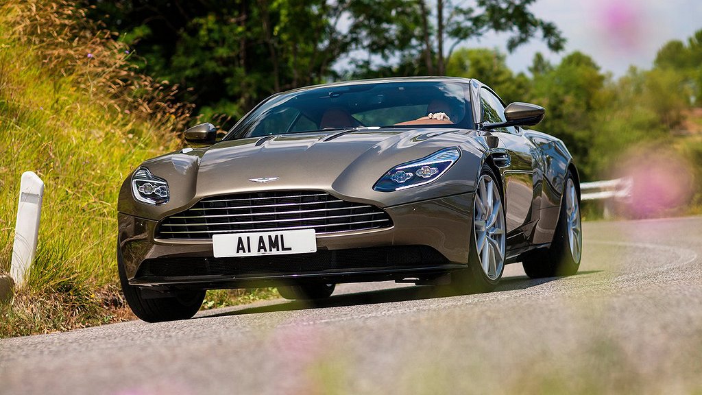 Aston Martin DB11