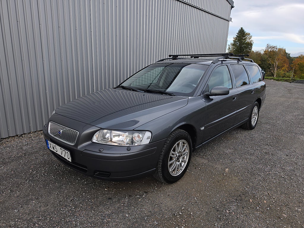 Volvo V70 2.4 Business 170hk Nybesiktad/Nyservad