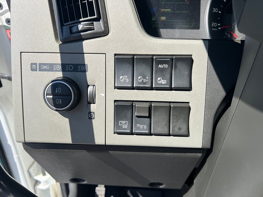 Volvo FM 410 6x2 Skåpbil, Öppningsbarsida, Bussbygg, Värmare