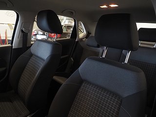 Halvkombi Volkswagen Polo 16 av 18