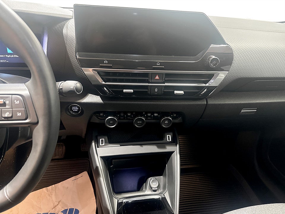 Bild på Citroën e-C4 Shine 50kWh 136hk Aut B-KAMERA CARPLAY KEYLESS