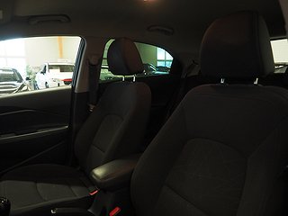 Halvkombi Kia Rio 15 av 18