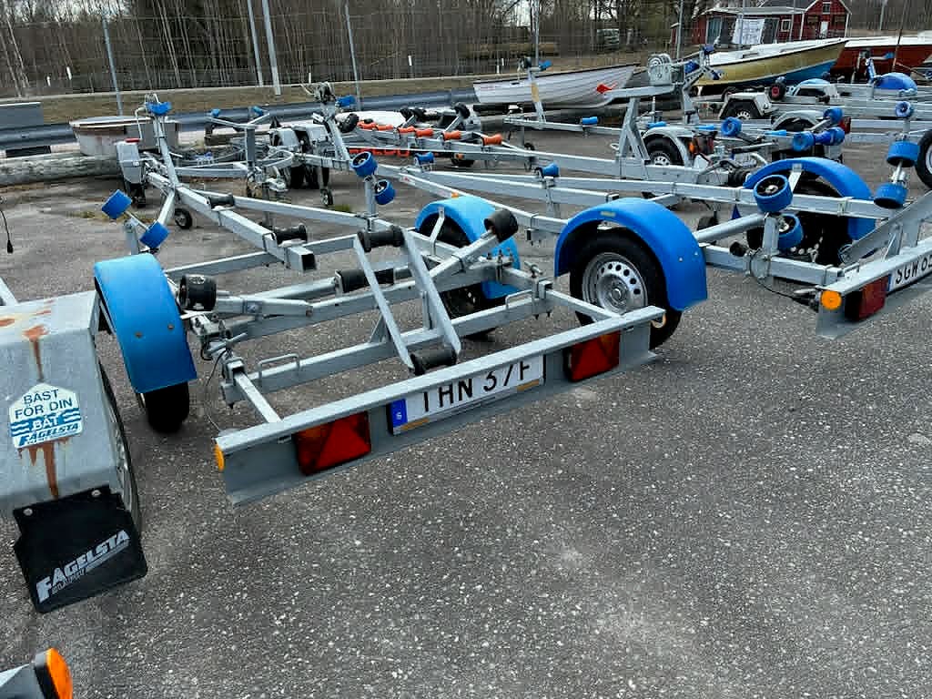 Neptun 750 kg 80 km/h obromsad båttrailer 
