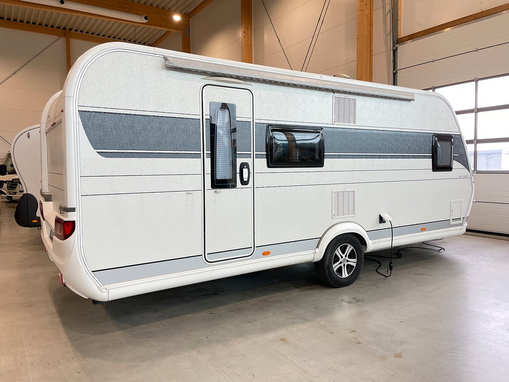 Hobby 560 De Luxe KMFE /Barnkammare/Markis/Ugn/6 bäddar - Hobby