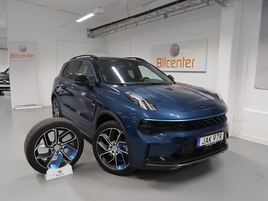Lynk & Co 01 PHEV V-Däck ingår 360°-Infinity-Pano-Elstol-Navi-CarPla