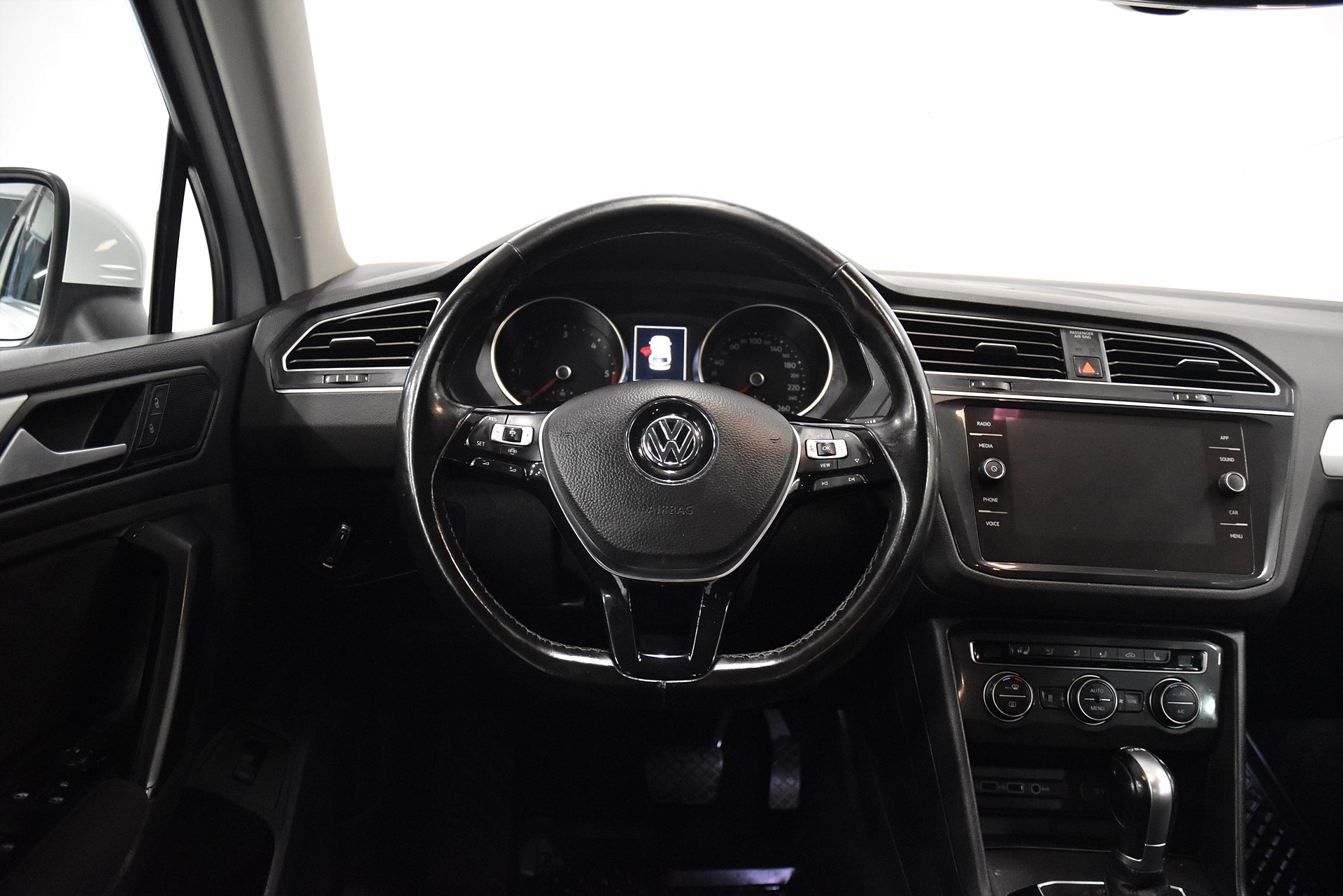Volkswagen Tiguan 2019, kuva 2/10