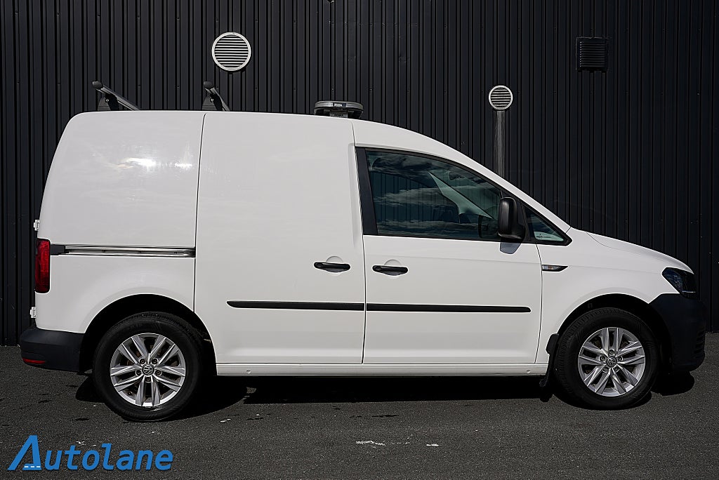 Volkswagen Caddy Van 2.0 TDI BMT Dragkrok,PDC,Inredning,MOMS 75HK
