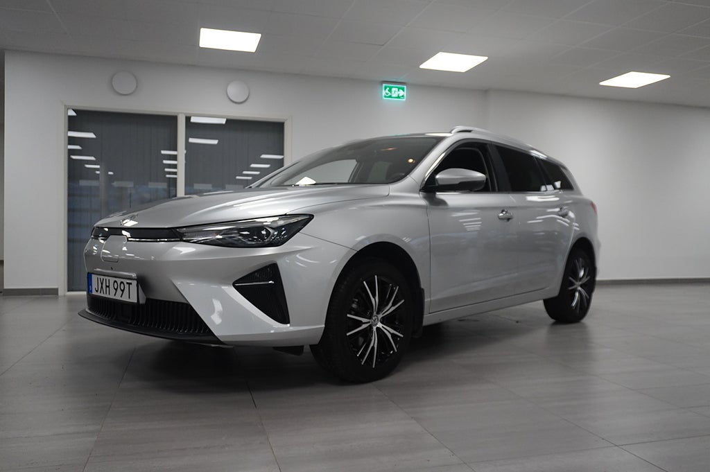 MG 5 0,95% ränta 61 kWh Lux 360 Elstolar CarPlay