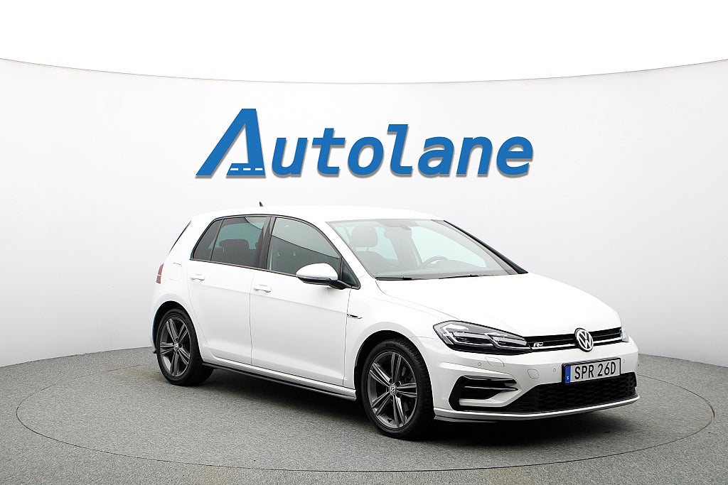Volkswagen Golf 1.5 TSI R-Line, CarPlay, Låg skatt, Pluspaket 150hk