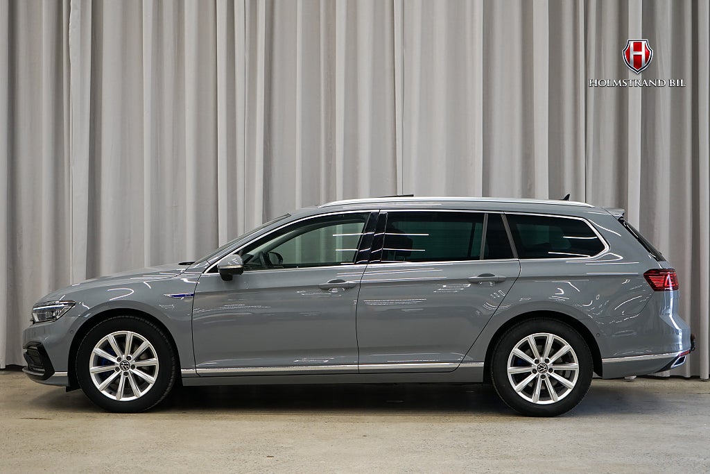 Volkswagen Passat GTE 1.4 TSI Executive Pano Cockpit Pvärme Drag Massage