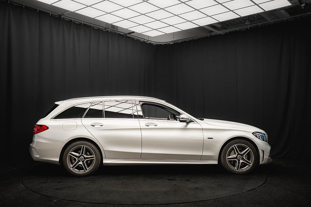 Mercedes-Benz C 300 de T AMG LINE DRAG BURMESTER KAMERA COCKPIT