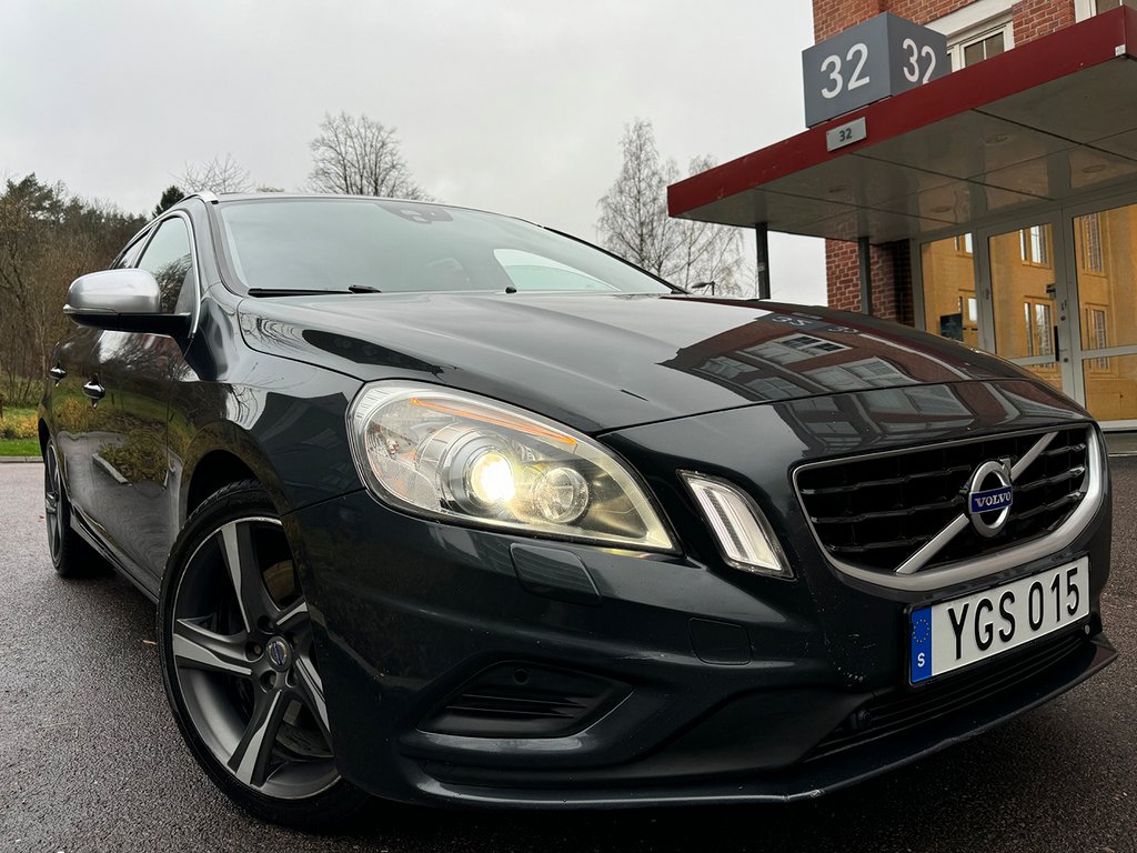 Volvo V60 D5 R-Design 215HK Drag Värm Navi Lucka Besiktigad 