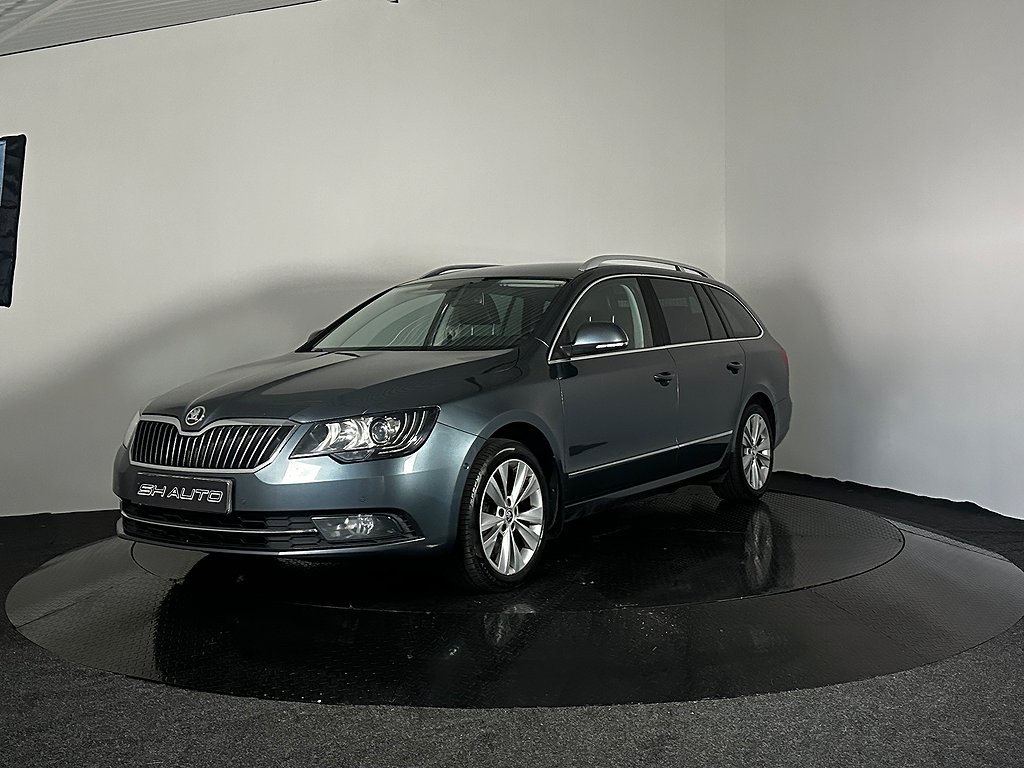 Skoda Superb Kombi 2.0 TDI 4x4 Elegance|Navi|Drag|