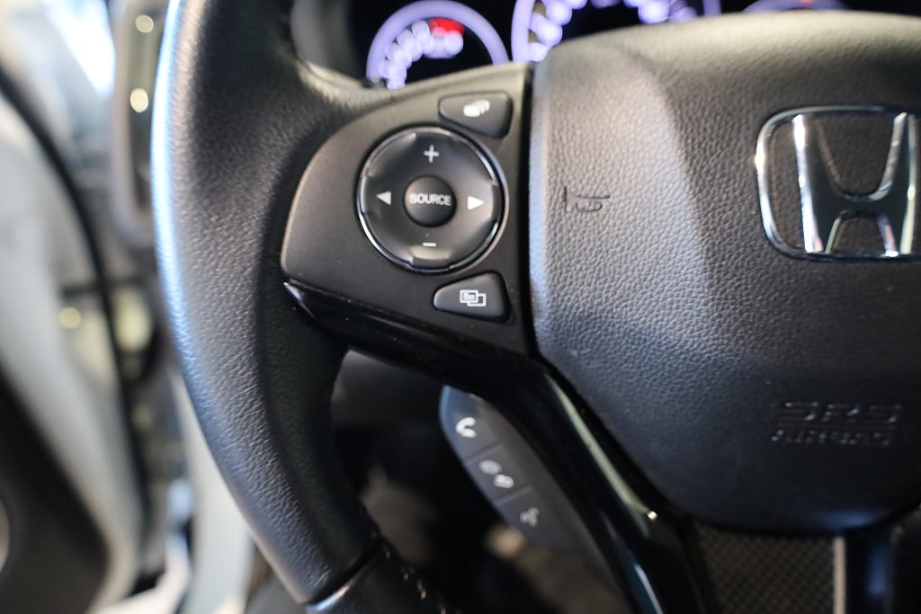 Honda HR-V 1.5 i-VTEC Elegance AUT Drag Kamera Navi Blåtand PDC