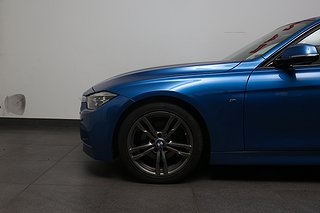 Sedan BMW 330 3 av 17