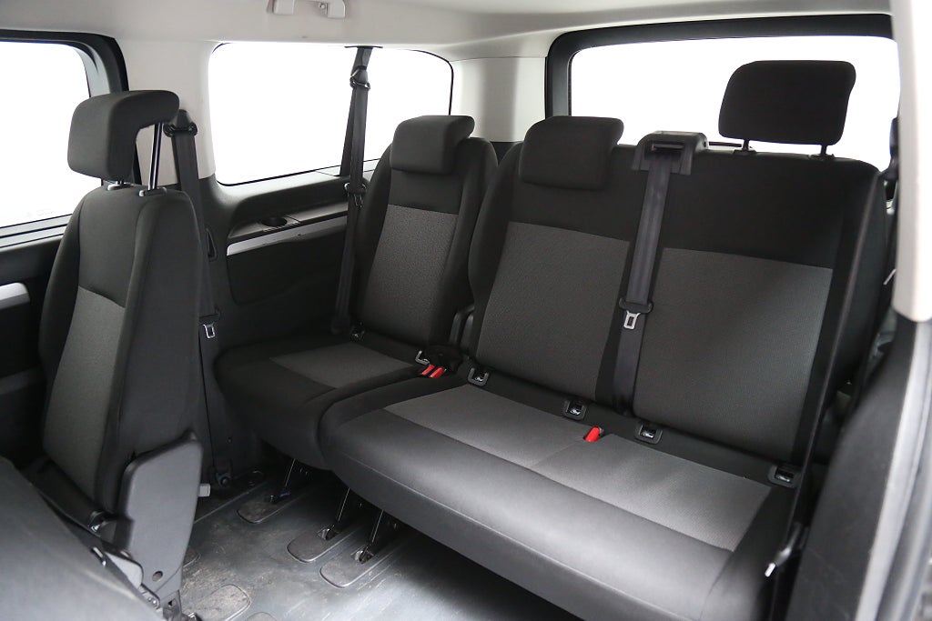 Toyota Proace Verso 2,0 D-4D 144hk Aut 9-sits Värmare Drag Leasbar 2023