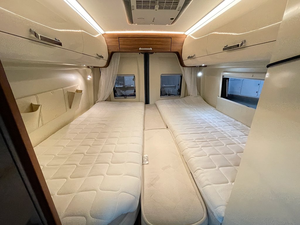 Karmann Davis 620 / AC bodel / Solcell x2/ Långbädd / 3500kg - Karmann