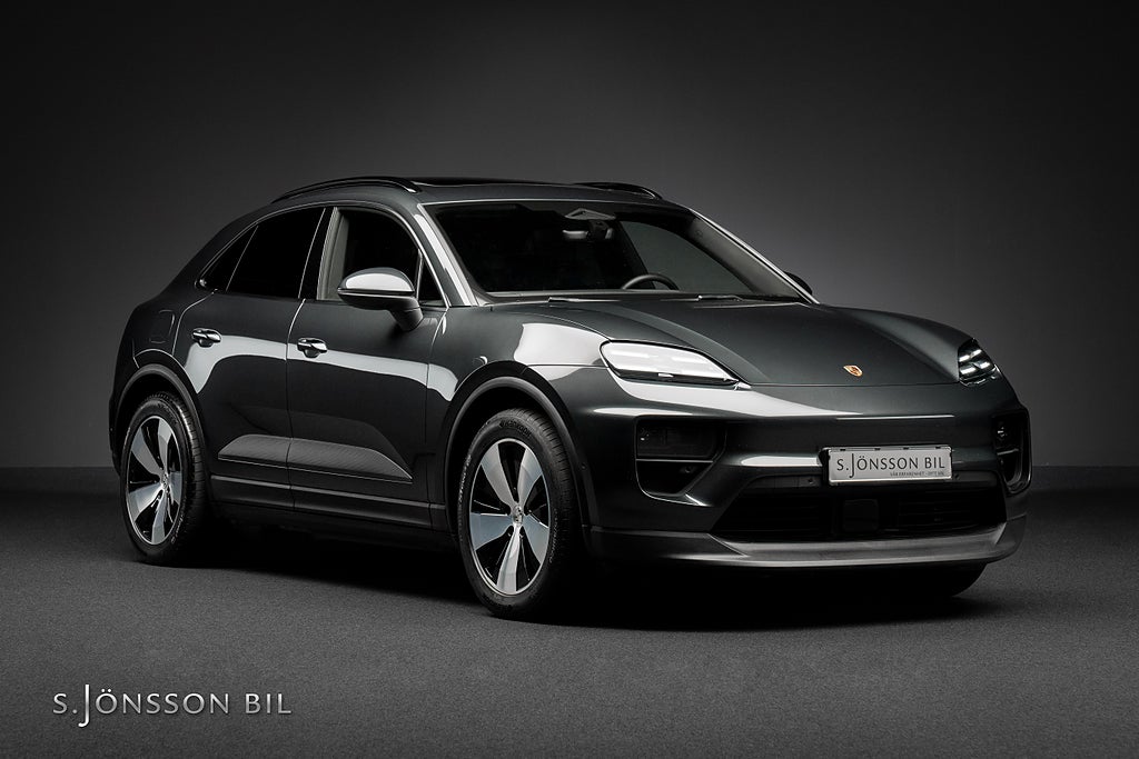 Porsche Macan 4 / Dragkrok / BOSE / 14-vägs stolar