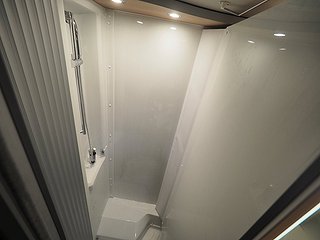Husbil-halvintegrerad Knaus Van Ti Plus 650 MEG Platinum 27 av 35