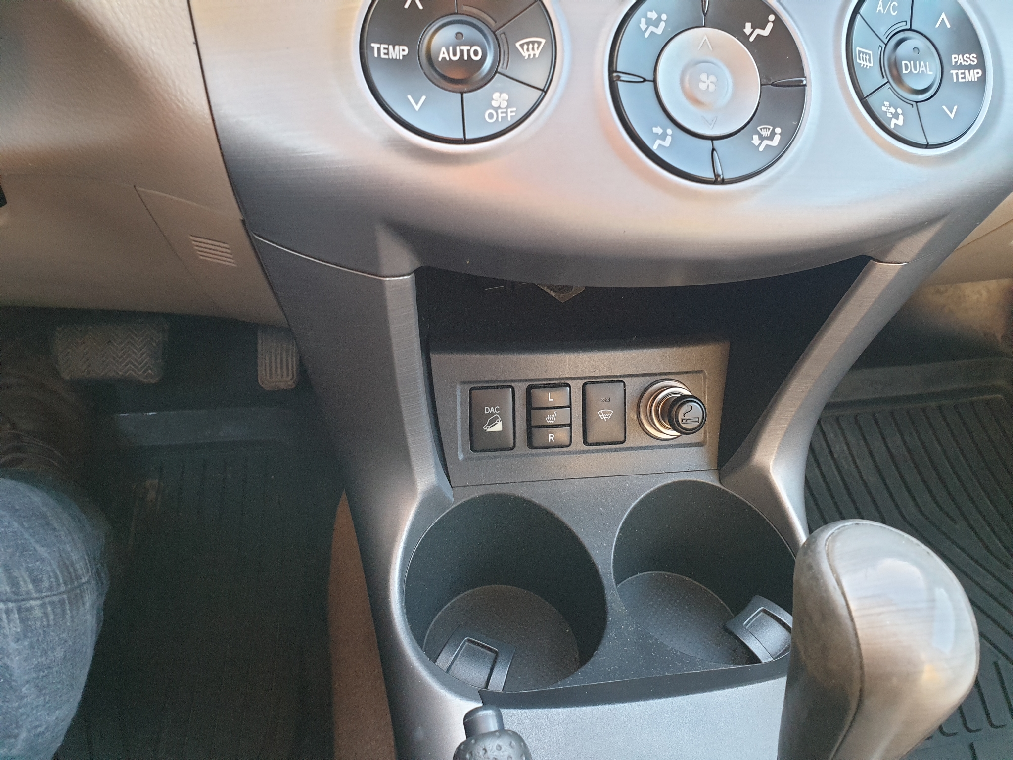 Toyota RAV4 2.0 VVT-i 4x4 Automat 152hk 2006, bild 7/43