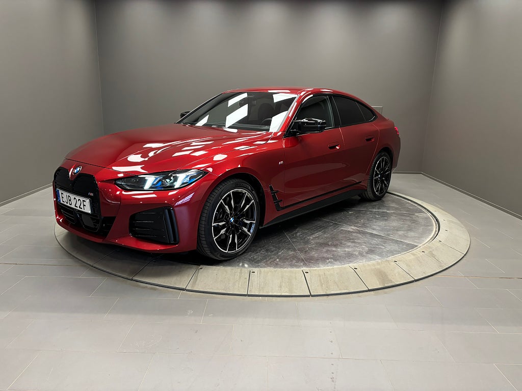 BMW i4 M60 Fully charged Innovation Comfort