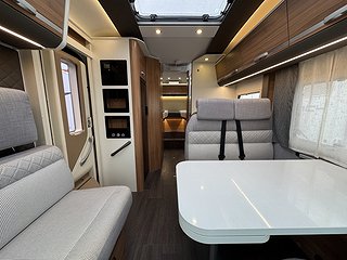 Husbil-halvintegrerad Adria Coral 670 SL AUTOMAT 5 av 19