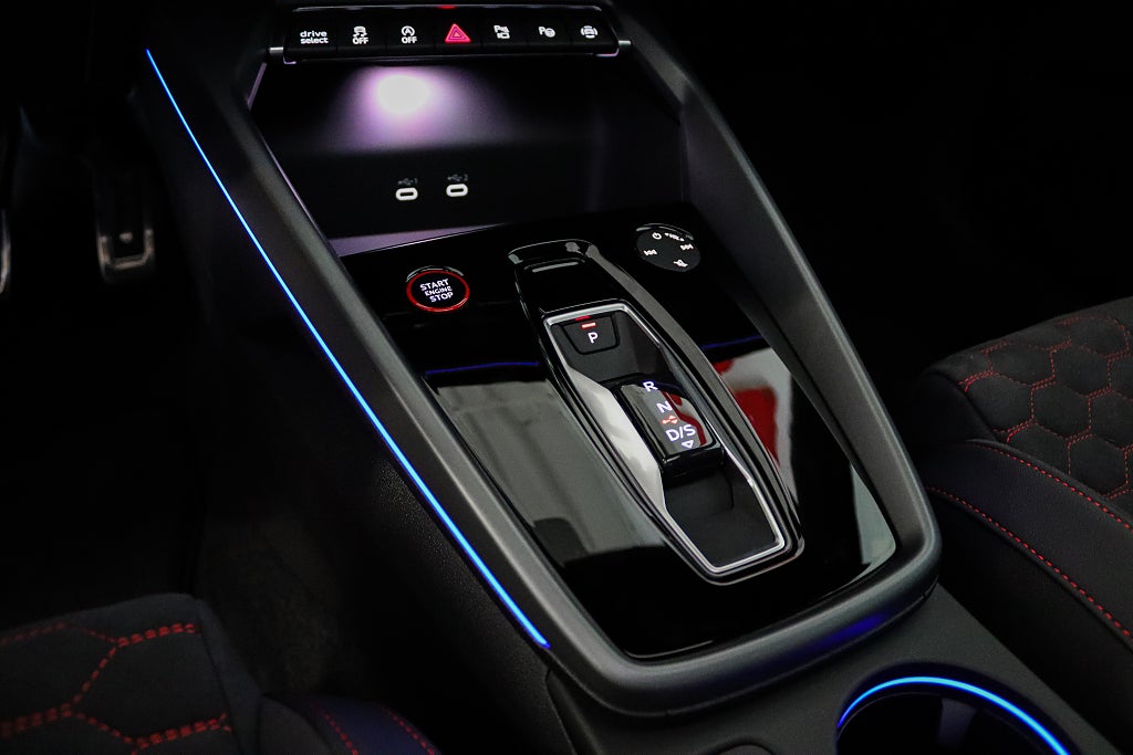 Audi RS3 Sedan RS-Skalstolar Kolfiber Pano Sonos HuD