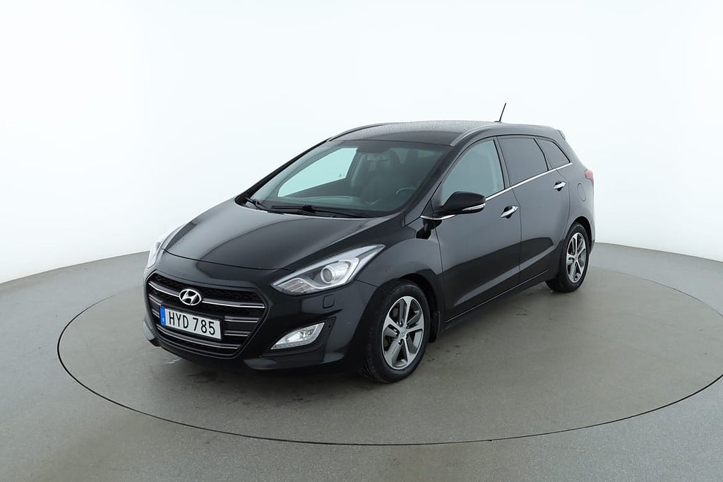 Hyundai i30 Kombi 1.6 CRDi Premium / Kamera, GPS, Keyless