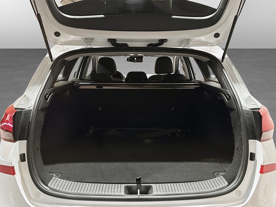 Bild på Hyundai i30 Trend 1.0 T-GDI 120hk B-KAMERA RATTVÄRME