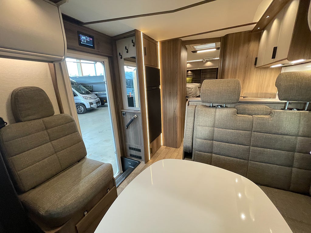 Kabe TMX 810 LGB /Cinderella/5 bältad/Mercedes 170hk/ALDE - Kabe