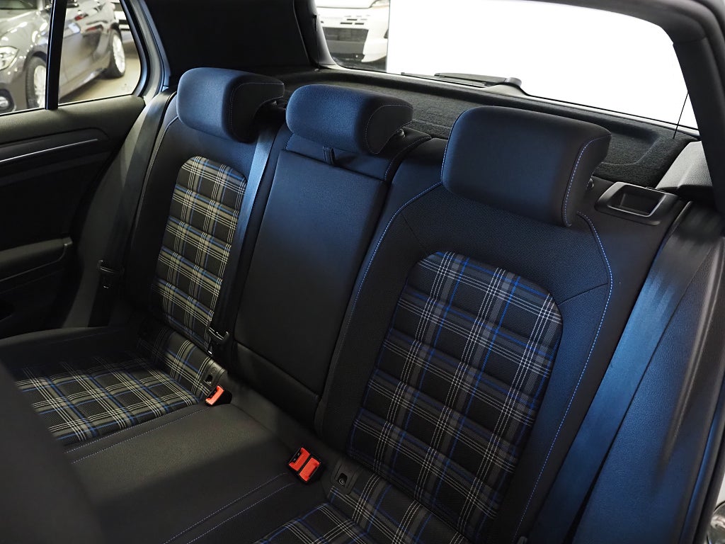 Volkswagen Golf GTE 1.4 TSI 204hk Plug-In Hybrid | Värmare | 2020
