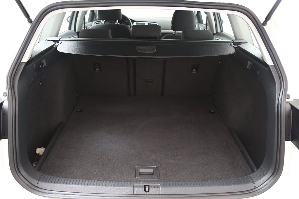 Volkswagen Golf 1,2 TSI 110hk DSG Sportscombi CarPlay Kamera 2017