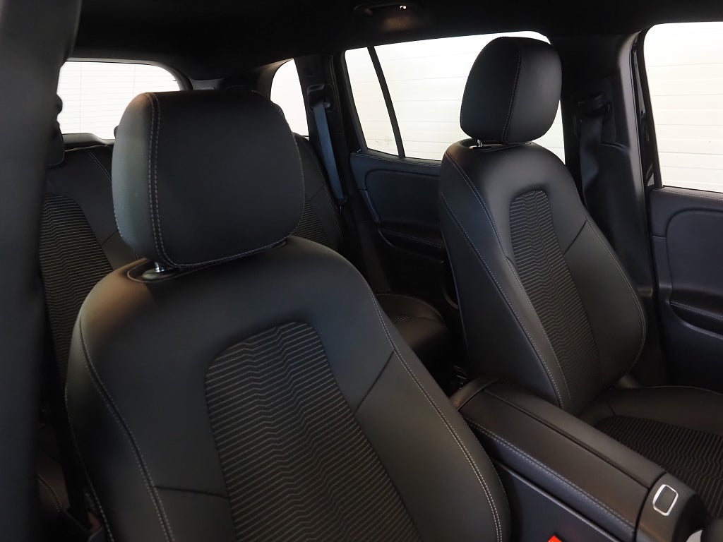 Mercedes-Benz GLB 200 7G-DCT 163hk |7-sits|Widescreen|Drag| 2023