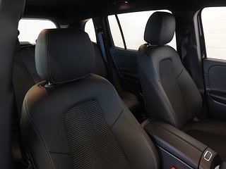 SUV Mercedes-Benz GLB 9 av 21