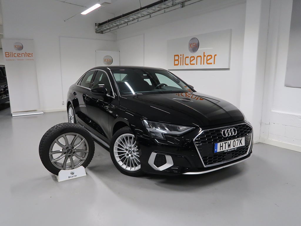 Audi A3 Sedan 35 TFSI V-Däck ingår Cockpit-CarPlay-AdaptivFH-BT