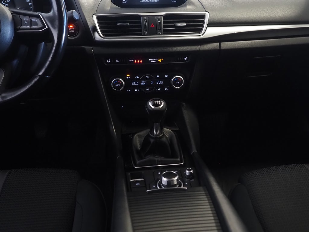 Mazda 3 Sport 2.0 SKYACTIV-G 120hk Vision Motorvärmare Navi 2018