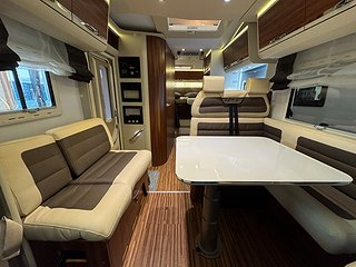 Husbil-halvintegrerad Adria Matrix Supreme 687SL 150HK 5 av 21