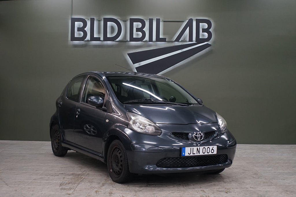 Toyota Aygo 5-D 1.0 VVT-i AUX LÅGAMIL NYBES 68HK