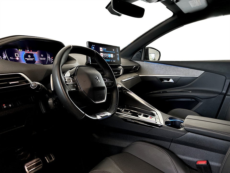Bild på Peugeot 5008 GT 1.2 PT 130hk Aut 7-SITS B-KAMERA CARPLAY
