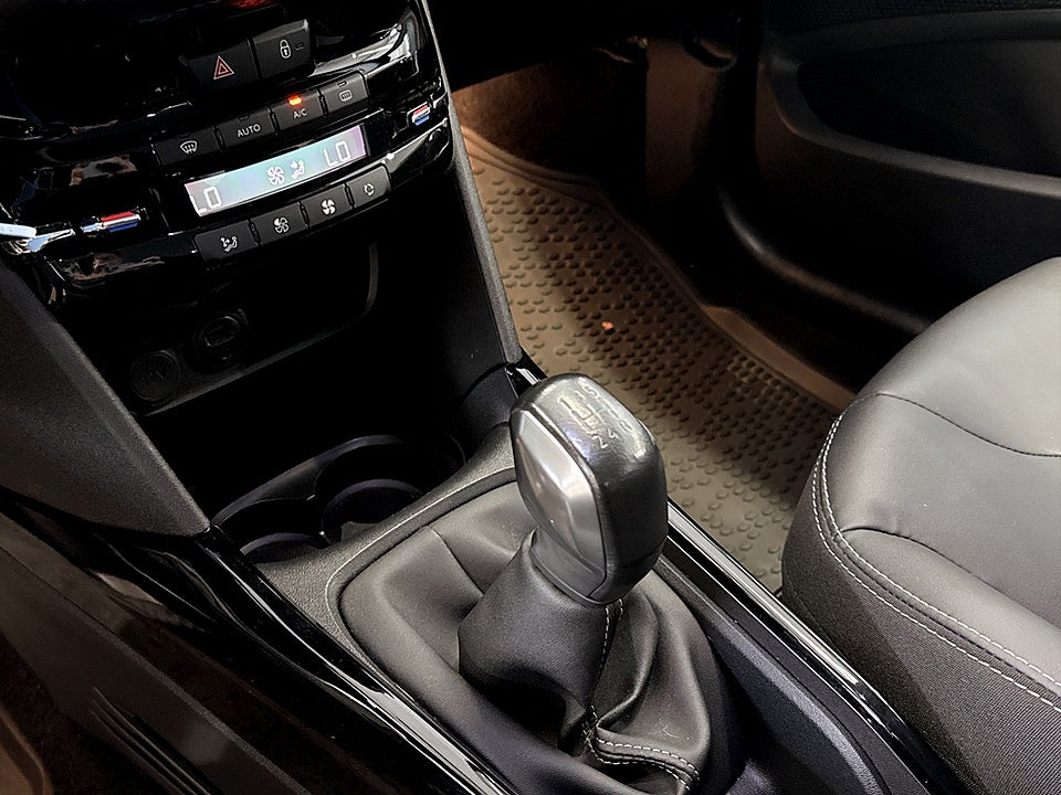 Bild på Peugeot 2008 Allure 1.2 PT 82hk DRAG CARPLAY